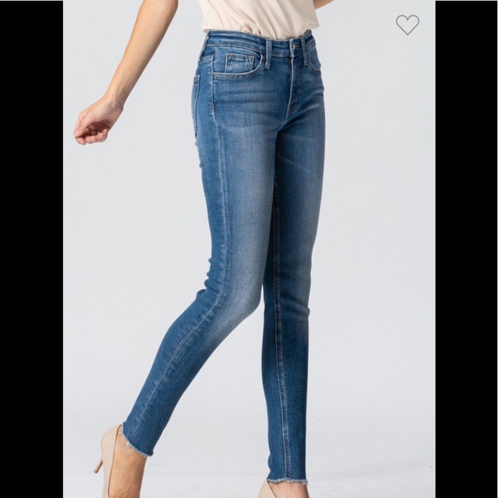Raw hem skinny jeans